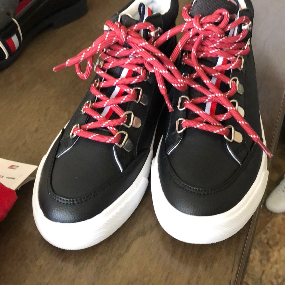 New Tommy Hilfiger high top black Sneaker.